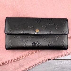 AUTHENTIC Louis Vuitton Monogram Sarah Wallet. Dark grey.